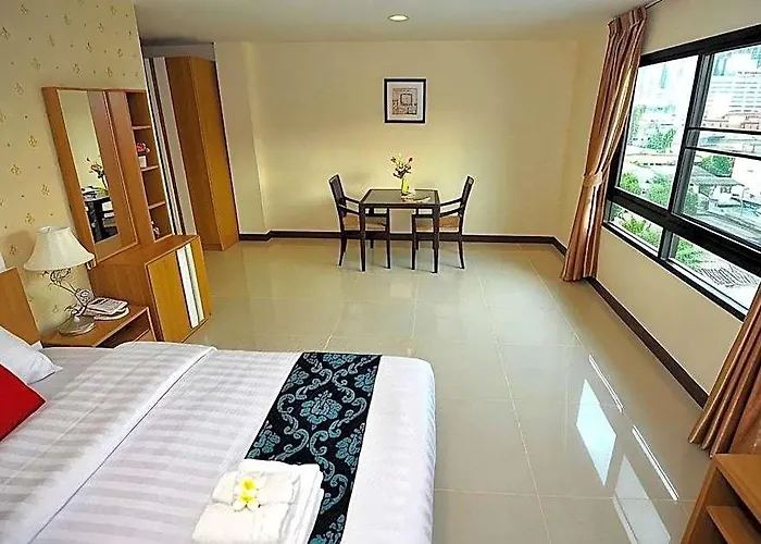 Отель Grandprapa Place 3*