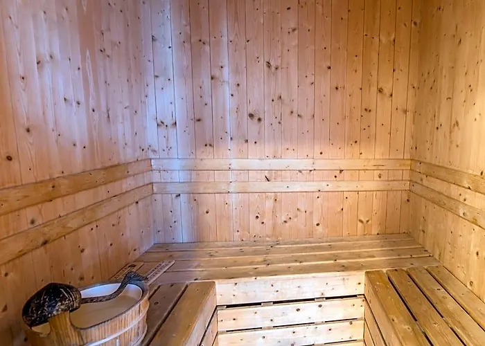 Отель Grandprapa Place 3*