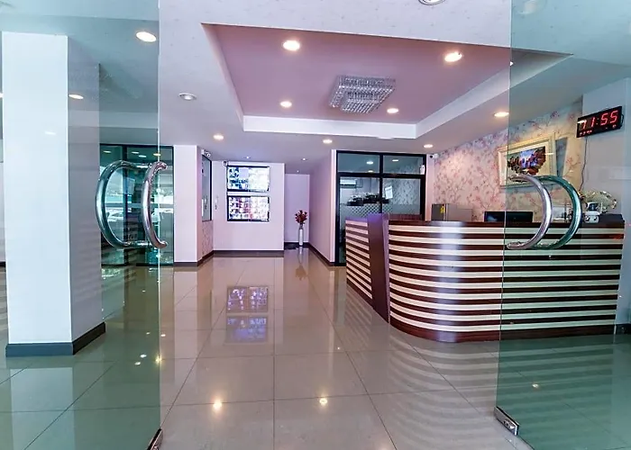 Отель Grandprapa Place 3*