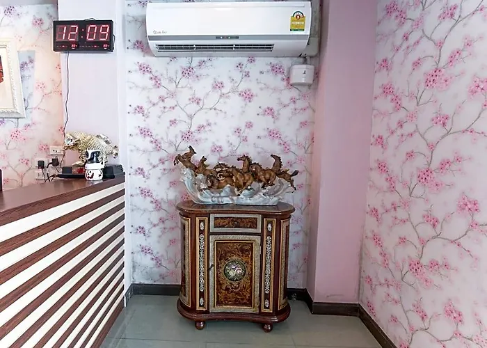 Grandprapa Place Отель Бангкок
