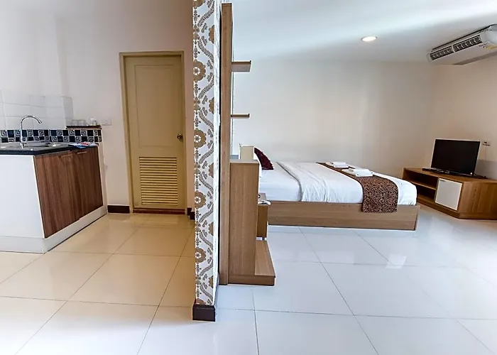 Отель Grandprapa Place 3*