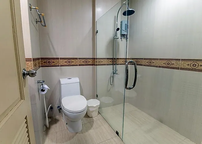 Отель Grandprapa Place